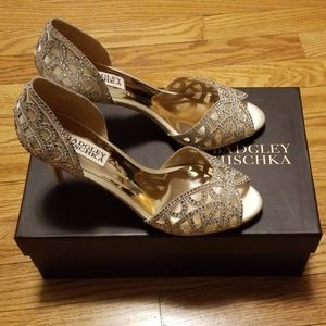 Badgley Mischka Harris d'orsay peep toe pump NWOT
